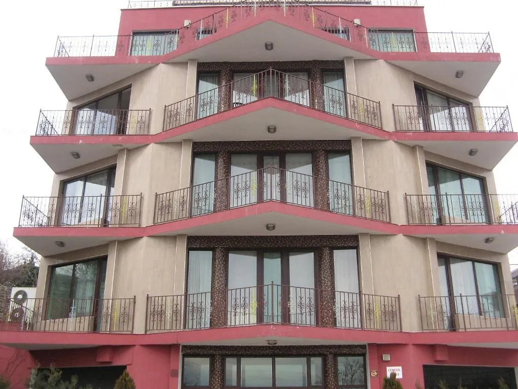 וארנה Ellinis Hotel 3*,